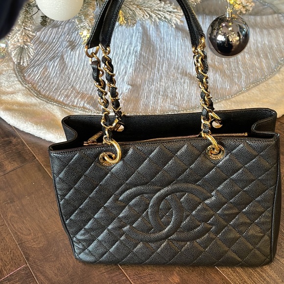 CHANEL GST CAVIAR TOTE - Picture 7 of 13